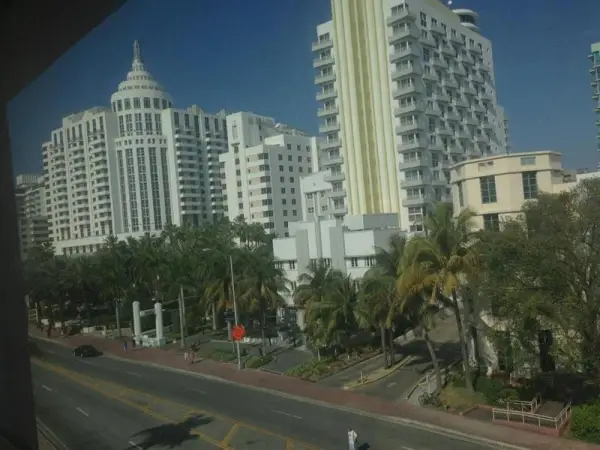 Collins Avenue Hostel 5